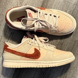 Nike Women's Sneakers in Cream and Rust